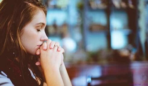 女生开玩笑说喜欢你什么意思？该怎么回？