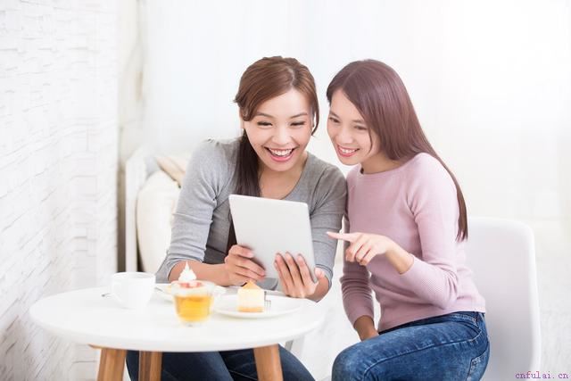 打破冷场：4个步骤帮你找话题，让对方爱上和你聊天