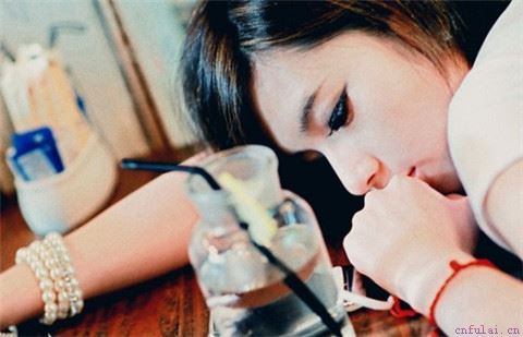 和喜欢的人聊天没话题聊些什么好