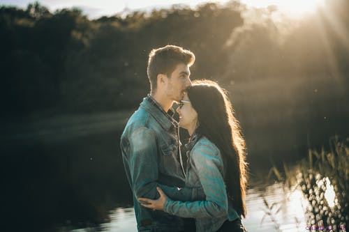 如何高情商回复分手?分手说什么让对方心疼
