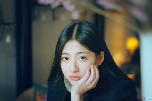 美女总是对你爱搭不理？和高颜值女人要这样聊天