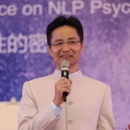 如何跟喜欢的人搭讪？只需四招