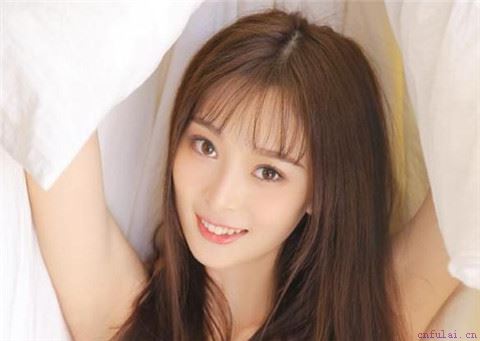 约女孩出去她说再说吧是什么意思？该怎么回复？