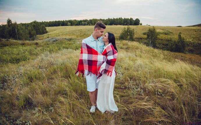 表白失败还能做朋友吗，如何赢回对方的心