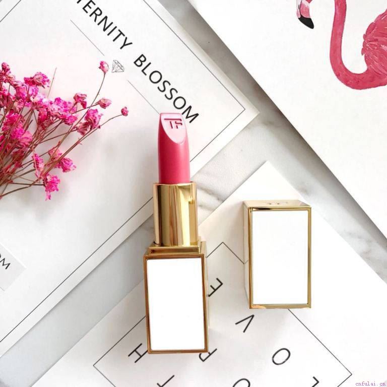 今天是情人节你知道吗?抓住女孩的心就要送对礼物!