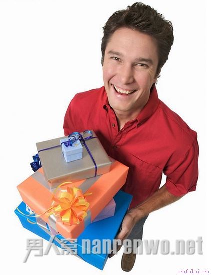 选对方法哄老婆 送礼也有大学问