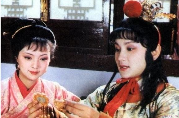 世间最成功最美好的表白方式，红楼梦用3个故事就写尽了