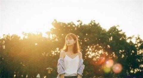 女生不理你也不删除你是什么心理？该怎么主动找她？