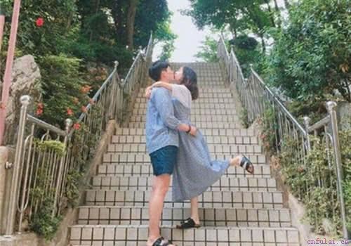 第一次接吻该怎么做？教你五个技巧，让对方永远记住你