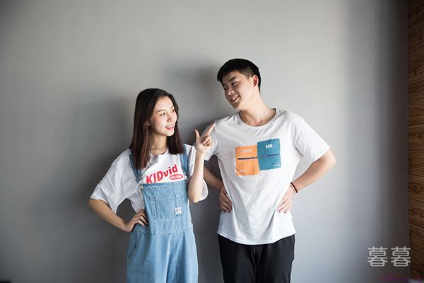 两个人互相暗恋的特征 会相互看对方