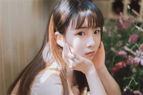 女生说你能不能不要对我这么好，该怎么回复？