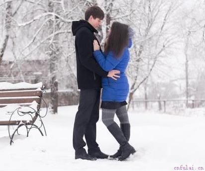 女生向男生表白，他反应“太正常”，不适合做男友