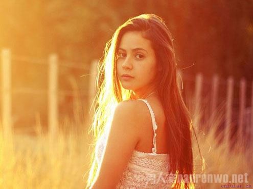 约会心仪女生 等待时机 及时出动