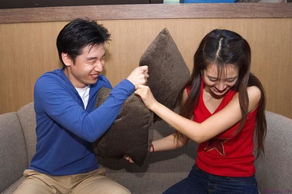 试试泡妞三步走？你就知道那些女孩心里是接受了你的