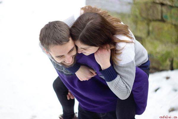 女朋友不开心怎么办？（哄女朋友开心的话）