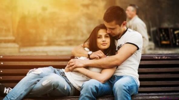 追求女孩子的技巧,女孩子不理我该怎么追她