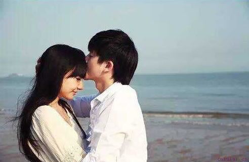 怎样看一个人爱不爱你,如何判断一个人爱不爱你 !