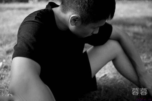 男生深夜发朋友圈哲理的话 感慨人生的句子