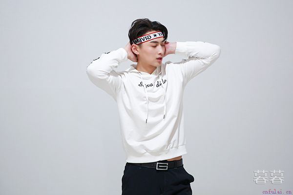 坐车总遇到同一个男生 他是不是想追我