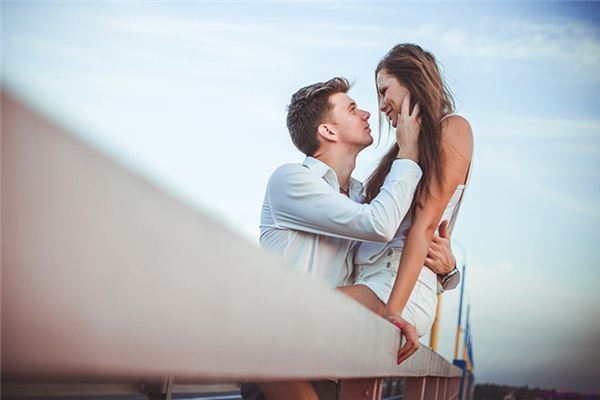 男生和你暧昧却不表白?男生和你暧昧代表什么