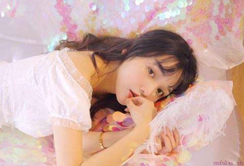 和女生说午安的句子，说到女生心坎的话