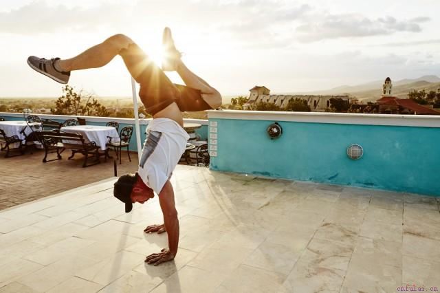 怎样泡妞容易得手 这些方法一定要用上