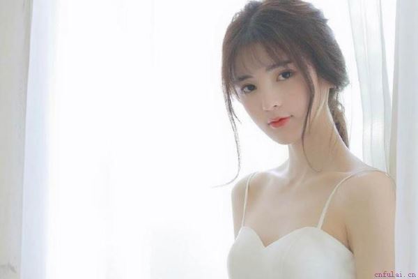 怎样哄女孩子开心，这三点要注意