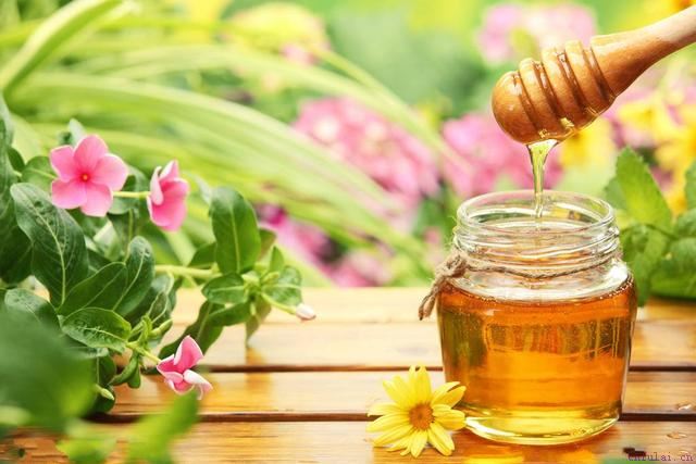 女生朋友过生日送什么礼物比较好