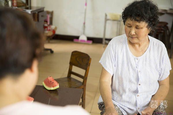 今天是母亲节作文 用简短的文字诉说真情