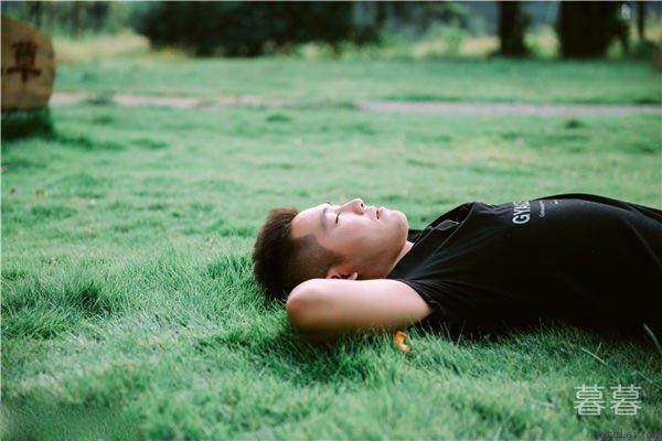 看透50岁男人的恋爱心态 他早已累觉不爱