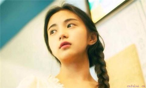 和喜欢的女生微信聊天，3个技巧给她想要的感觉