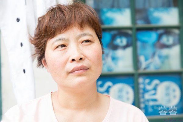 婚后老公事事听从婆婆意见 强势控制欲让我崩溃