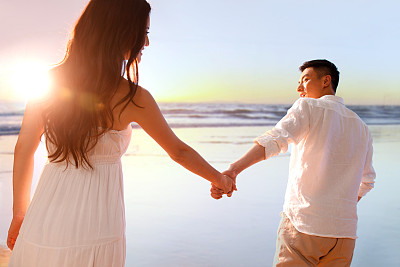 夫妻之间应该怎样沟通？婚姻中夫妻之间沟通时应该必备的技巧